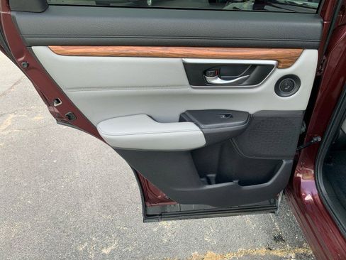 Used 2018 Honda CR-V Touring image 13
