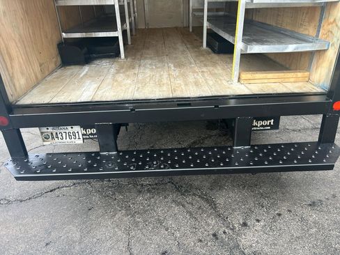 Used 2019 Ford E-350 and Econoline 350 Super Duty w/ Power Windows & Locks Group image 10