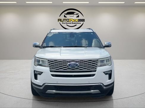Used 2018 Ford Explorer Platinum AWD/4WD image 2