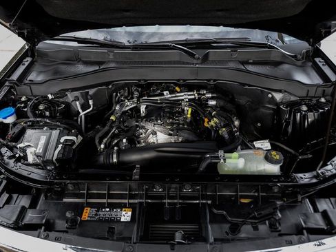 Used 2025 Ford Explorer Active image 7