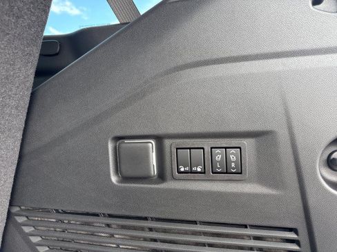 Used 2026 GMC Yukon Elevation w/ Elevation Premium Package RWD image 19
