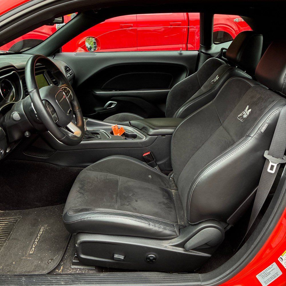 Used 2016 Dodge Challenger R/T Scat Pack RWD image 6