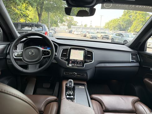 Certified 2025 Volvo XC90 B6 Ultra w/ Protection Package AWD/4WD image 30