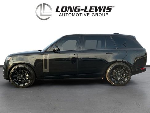 Used 2023 Land Rover Range Rover Long Wheelbase SE image 2