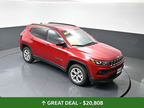 Used 2025 Jeep Compass Latitude image 49