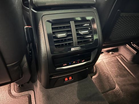 Certified 2024 BMW X3 sDrive30i w/ Convenience Package w/ZPA image 33