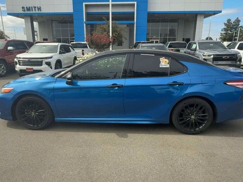 Used 2020 Toyota Camry XSE image 4