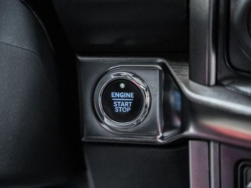 Used 2022 Ford F150 Lariat w/ Equipment Group 502A High image 31