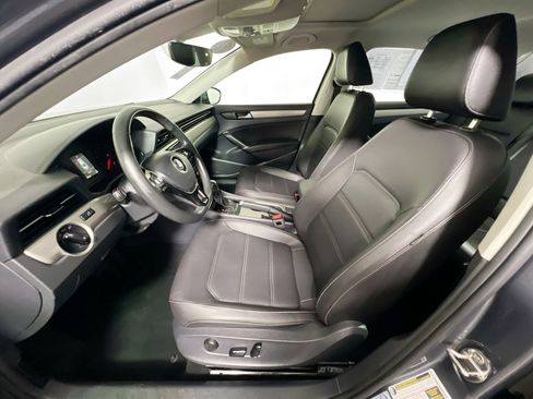 Used 2022 Volkswagen Passat 2.0T SE image 12