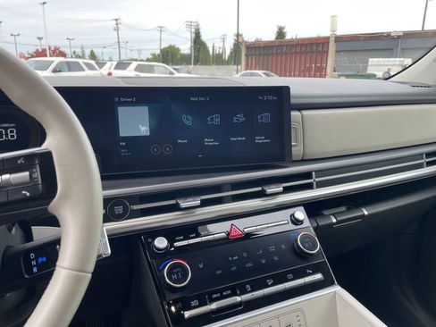 Used 2025 Hyundai Santa Fe SEL image 18