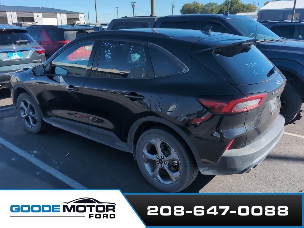 Used 2025 Ford Escape ST-Line Select AWD/4WD image 3