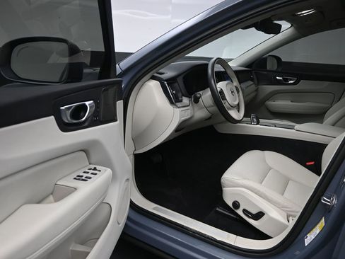 Used 2023 Volvo XC60 B5 Plus w/ Protection Package Premier image 10