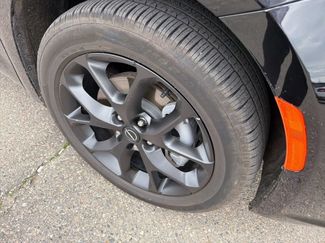 Used 2025 Chrysler Pacifica Limited AWD/4WD video 2