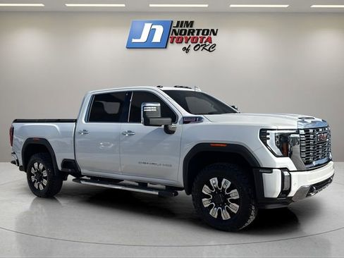 Used 2024 GMC Sierra 2500 Denali w/ Denali Reserve Package AWD/4WD image 3