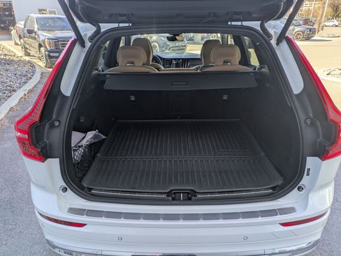 Used 2023 Volvo XC60 T8 Ultimate image 27