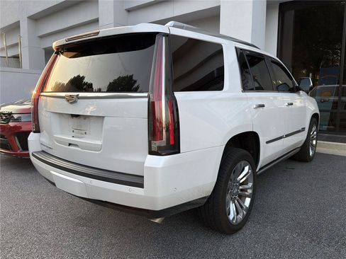Used 2020 Cadillac Escalade Premium Luxury w/ LPO, Radiant Package AWD/4WD image 4