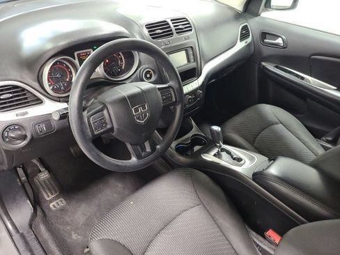 Used 2020 Dodge Journey SE FWD image 19