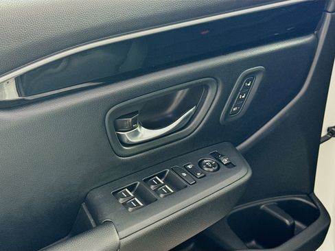 Used 2023 Honda Pilot Touring image 10