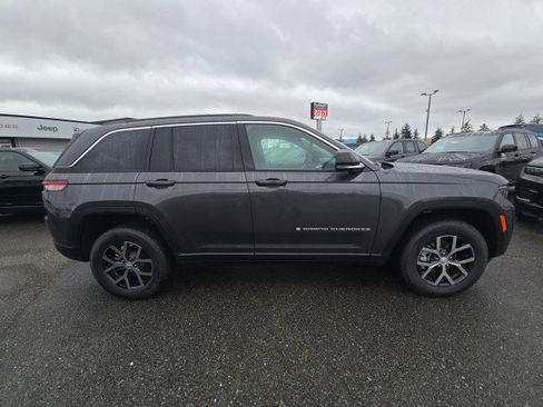 New 2025 Jeep Grand Cherokee Limited image 2