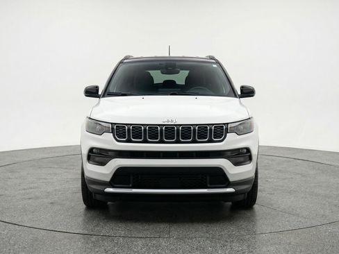 Used 2025 Jeep Compass Limited image 2