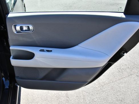 Used 2024 Hyundai Ioniq 6 SEL RWD image 39