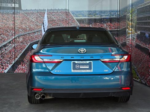 Used 2025 Toyota Camry SE FWD image 6