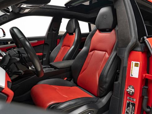 Used 2020 Lamborghini Urus AWD/4WD image 18