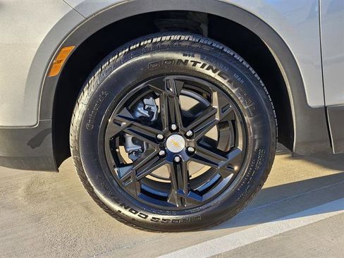 Used 2025 Chevrolet Blazer LT image 7