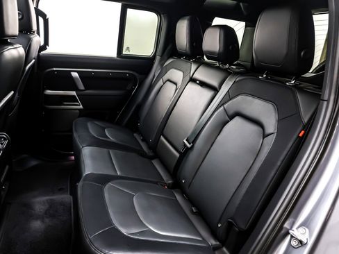 Used 2024 Land Rover Defender 110 X-Dynamic SE image 8