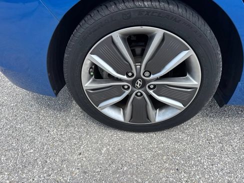Used 2018 Hyundai Ioniq Limited w/ Limited Ultimate Package 03 FWD image 8