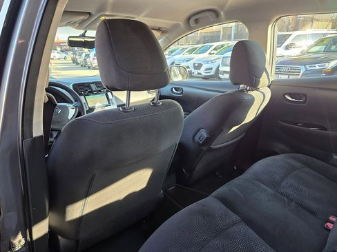 Used 2015 Nissan Leaf SV image 24