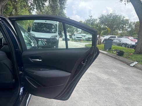 Used 2021 Toyota Corolla LE FWD image 18
