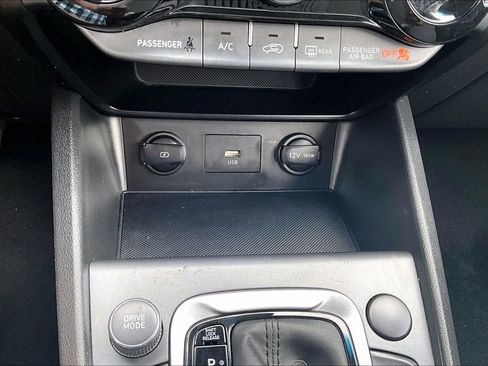 Used 2022 Hyundai Kona SE w/ Cargo Package FWD image 32