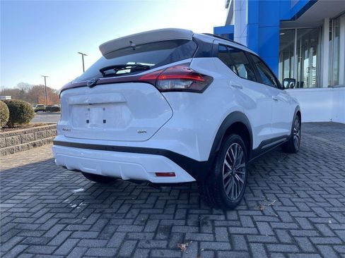 Used 2024 Nissan Kicks SR FWD image 5