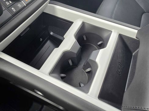 New 2026 Land Rover Defender 110 S image 31