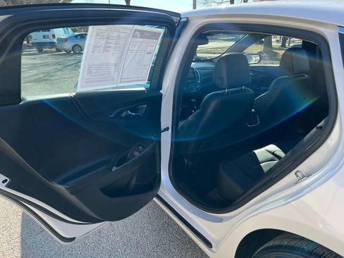 Used 2016 Chevrolet Malibu Premier w/ Driver Confidence Package image 12