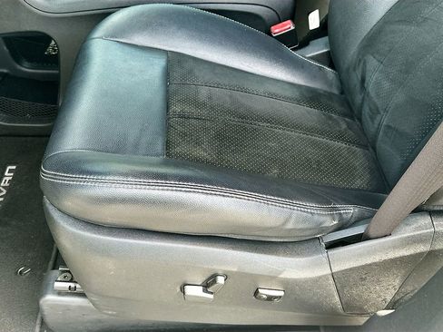 Used 2017 Dodge Grand Caravan SXT w/ Blacktop Package image 19