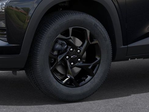 New 2026 Chevrolet Trax LT w/ Midnight Edition FWD image 9