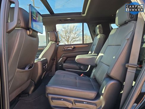 Used 2025 Chevrolet Tahoe High Country image 13