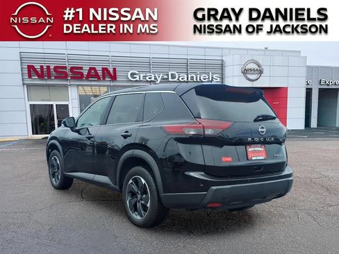 Used 2024 Nissan Rogue SV AWD/4WD image 5