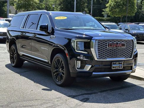 Used 2021 GMC Yukon XL Denali w/ Denali Premium Package AWD/4WD image 5