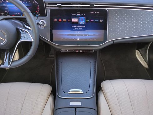 Used 2025 Mercedes-Benz E 350 Sedan image 14