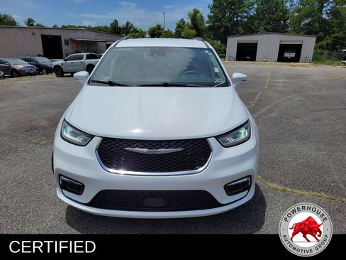 Used 2022 Chrysler Pacifica Touring-L FWD image 10