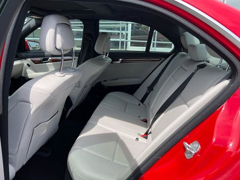 Used 2011 Mercedes-Benz C 300 4MATIC Sedan image 12