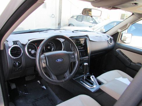 Used 2008 Ford Explorer XLT image 13