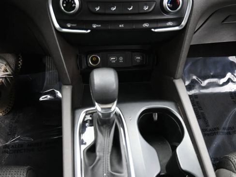 Used 2020 Hyundai Santa Fe SE image 17