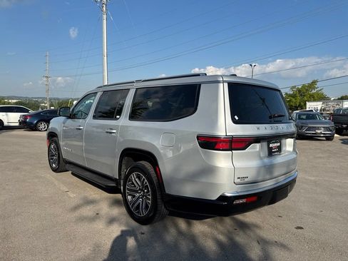 Used 2024 Jeep Wagoneer L Series II w/ Flexible Seating Group AWD/4WD image 5