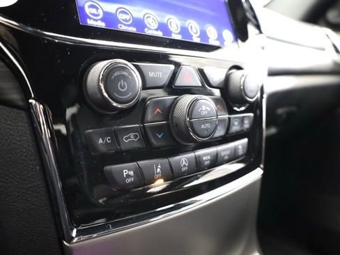 Used 2021 Jeep Grand Cherokee Laredo X image 20