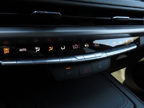 Used 2024 Cadillac XT4 Premium Luxury image 26