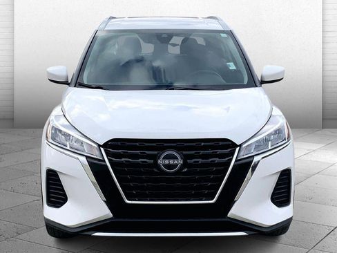 Used 2024 Nissan Kicks SV image 2